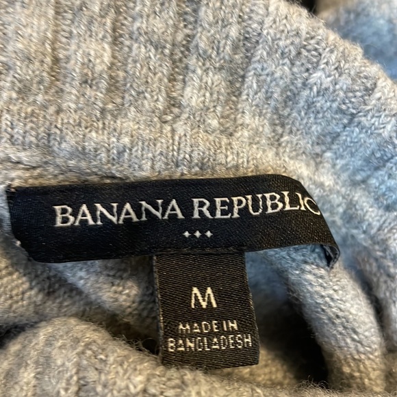 Banana Republic turtle neck sweater - Picture 2 of 3